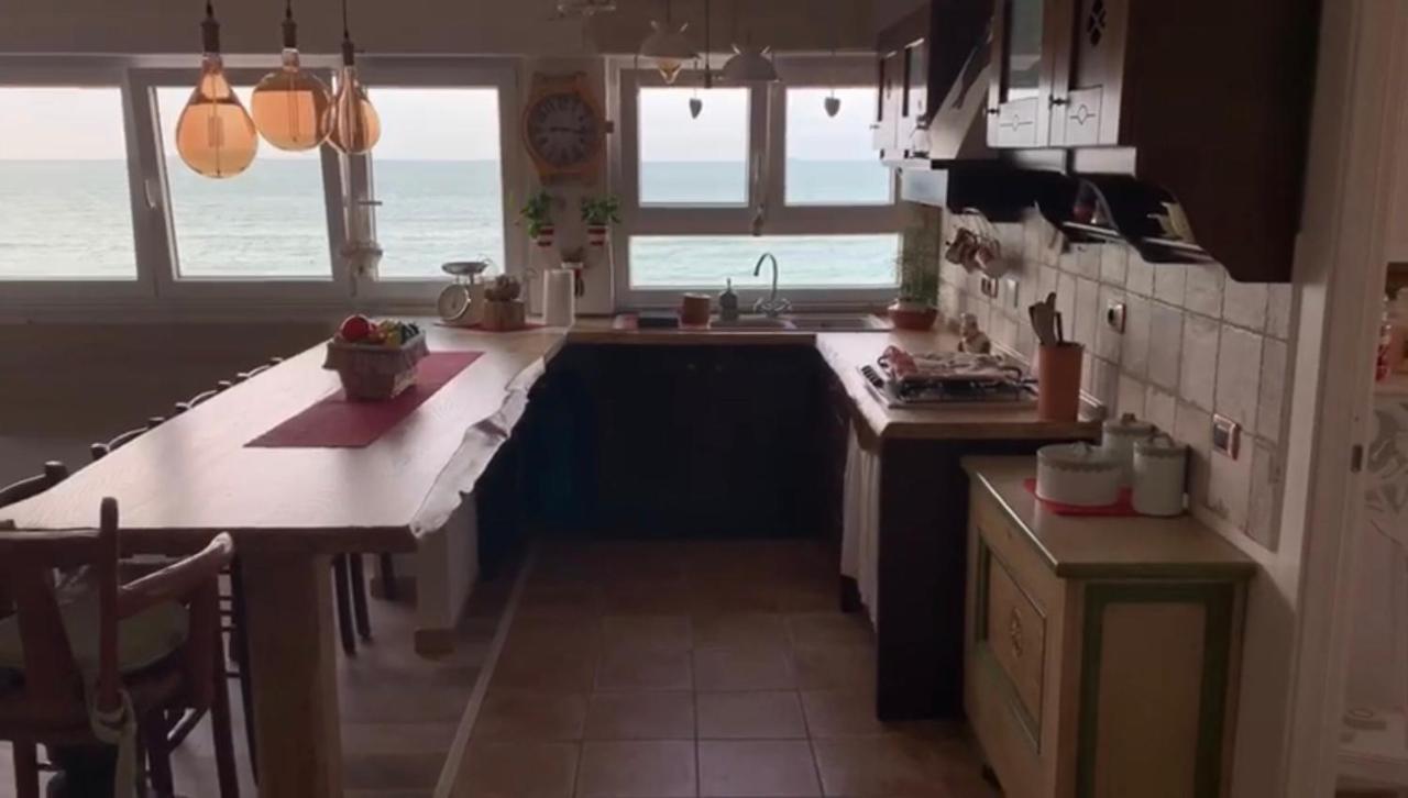 Roma Meraviglioso Attico Sul Mare ラディスポリ エクステリア 写真