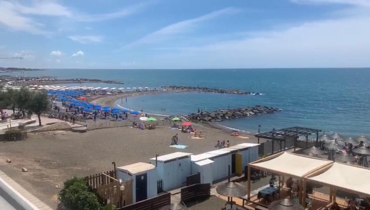 Roma Meraviglioso Attico Sul Mare ラディスポリ エクステリア 写真